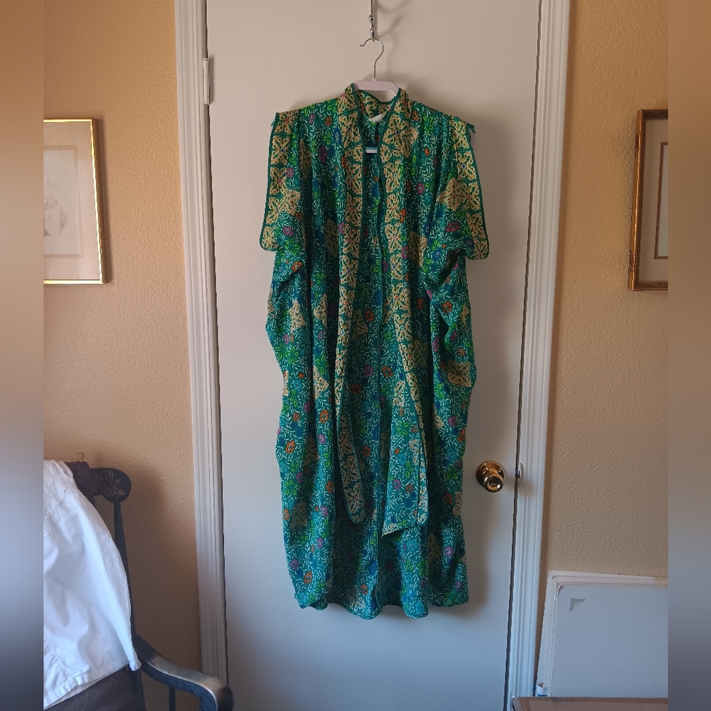 GORGEOUS KAFTAN GREEN AND BLUE, ONE SIZE FITS ALL